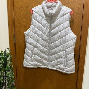 GAP puffer vest women’s XL cream bone